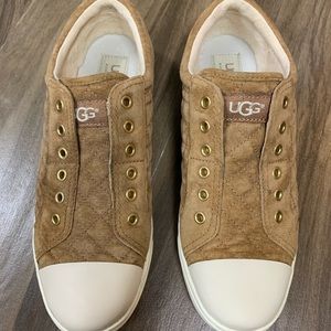 🎉💕HP💕🎉  UGG Camel Suede Slip-On Sneakers